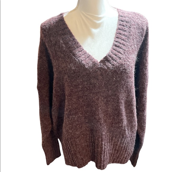 ❤️🧶Abound cozy V Neck Sweater | Women’s | medium - Picture 2 of 9